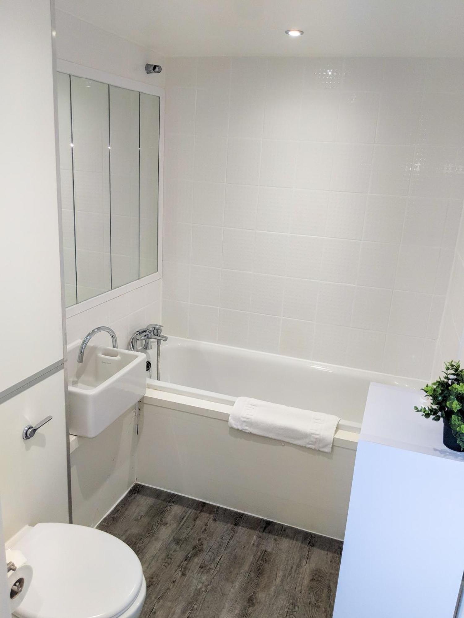 Lt Grove Apartment - Stratford ロンドン エクステリア 写真